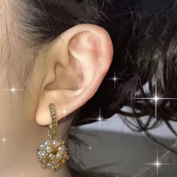 Anthropologie Gold Pearl Drop Earrings - Picture 10 of 10